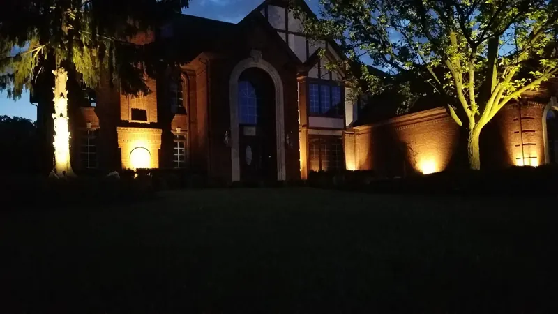 Low-voltage landscape lighting